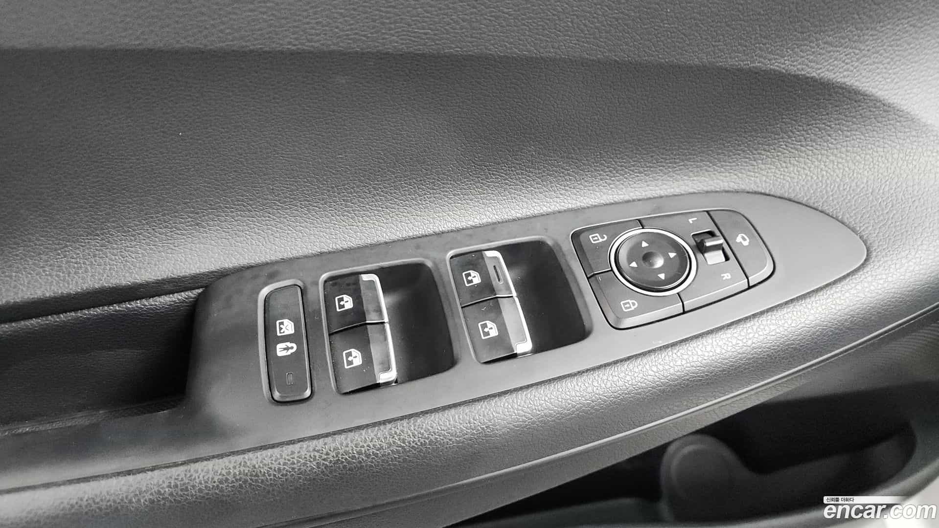 Grandeur Hyundai 2021.5-OPTION-047