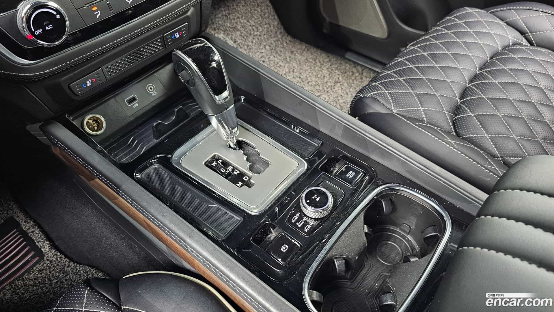 Rexton KG Mobility 2017.11-INNER-009