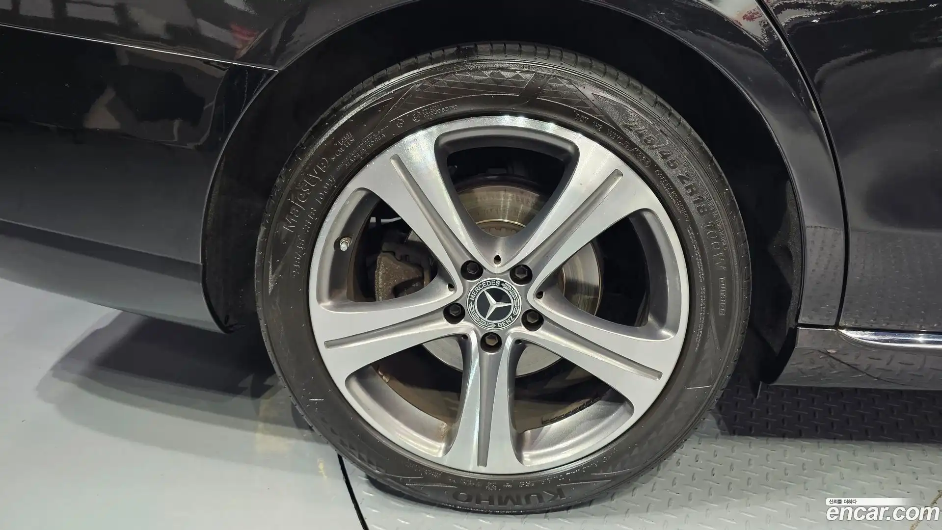 E-Class Mercedes-Benz 2018.3-OUTER-005