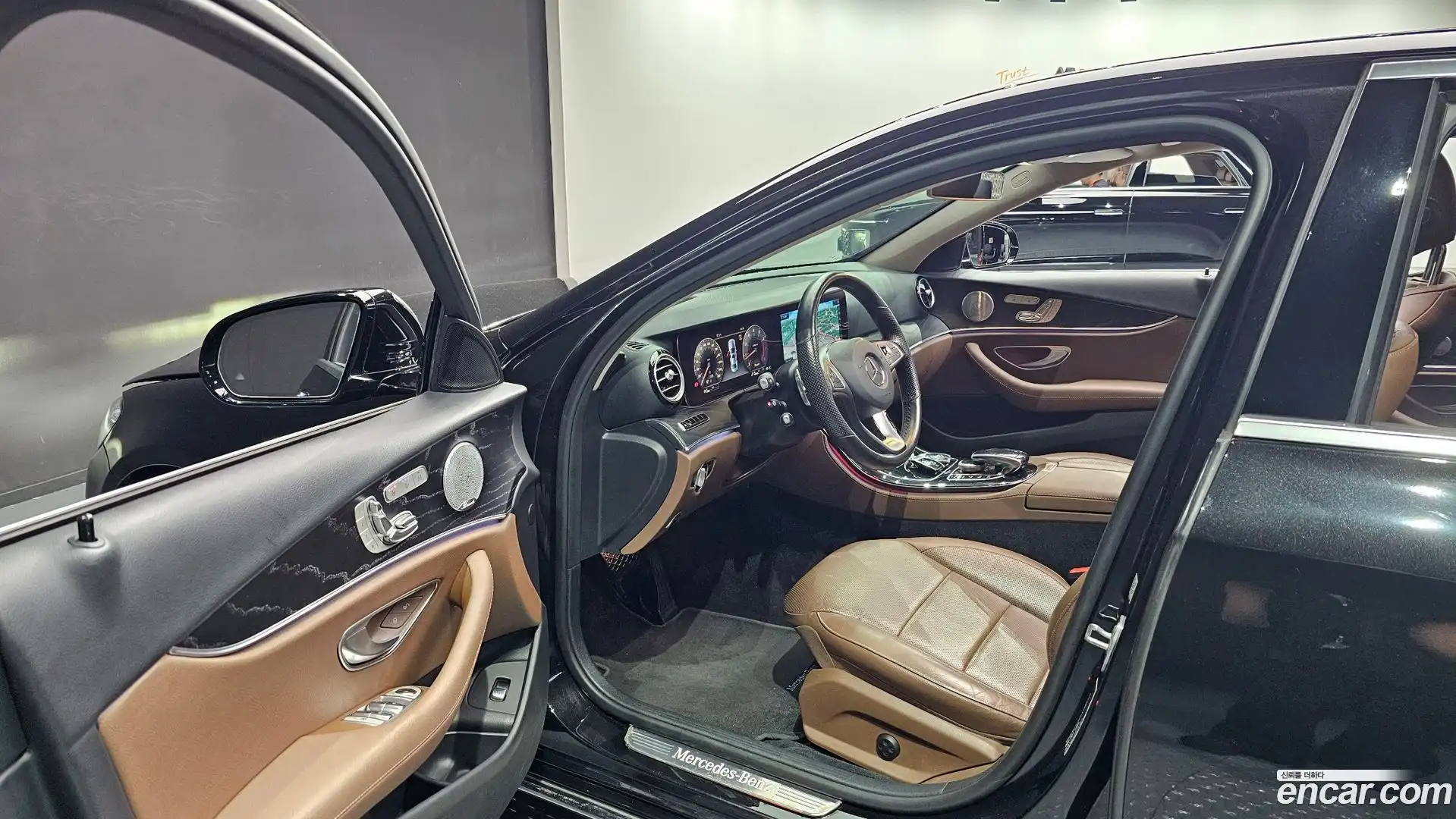 E-Class Mercedes-Benz 2018.3-INNER-010