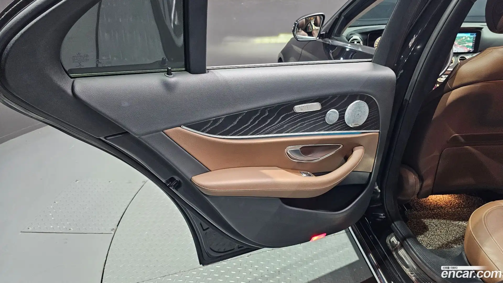 E-Class Mercedes-Benz 2018.3-INNER-035