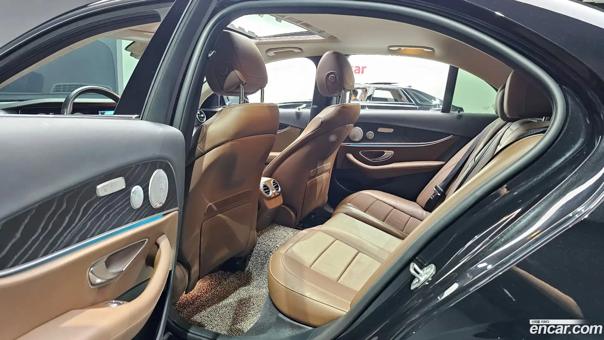 E-Class Mercedes-Benz 2018.3-INNER-036