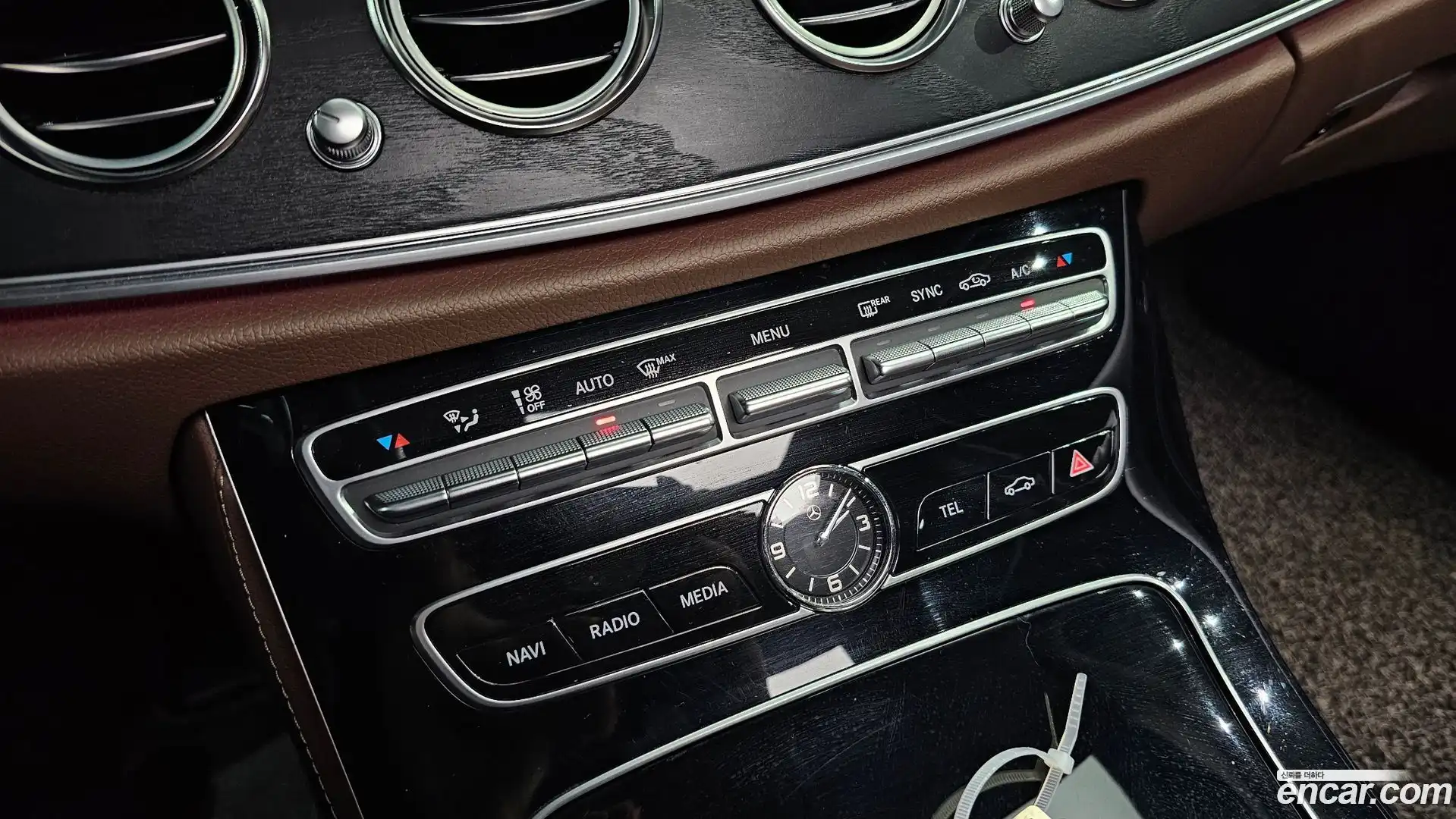 E-Class Mercedes-Benz 2018.3-OPTION-041
