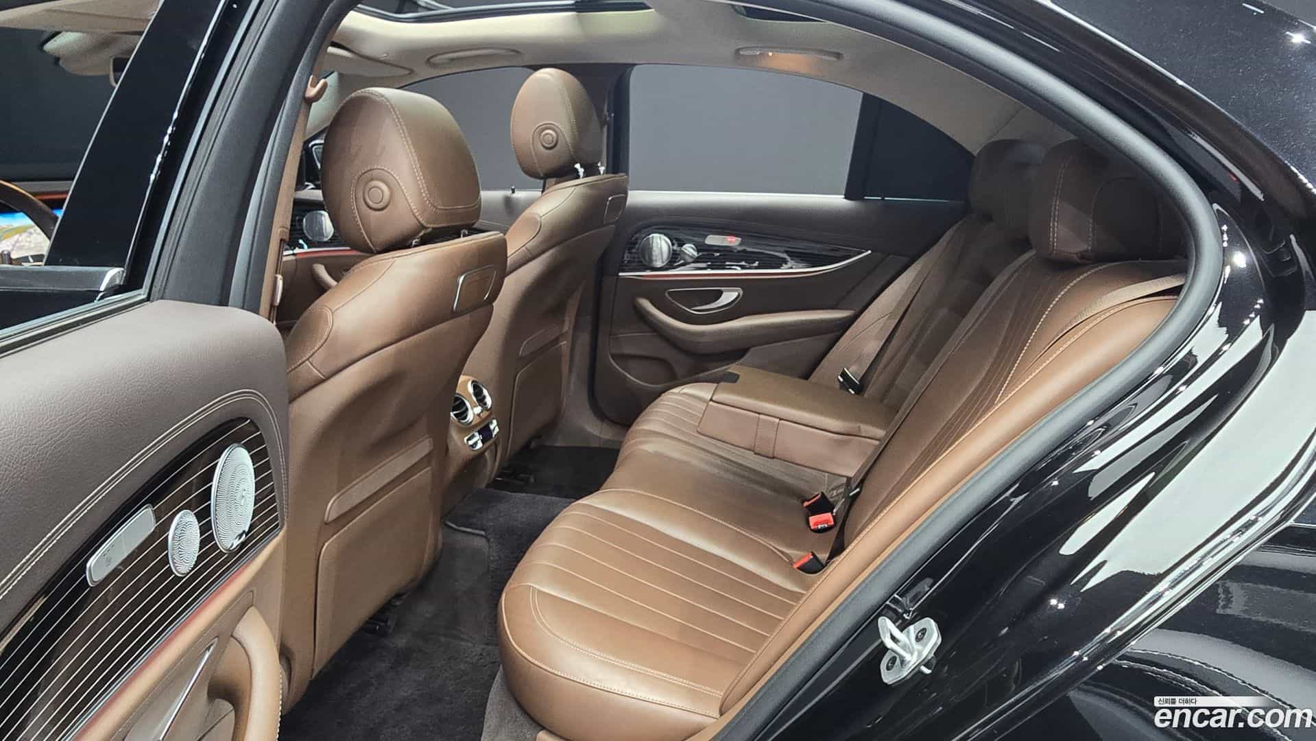 E-Class Mercedes-Benz 2020.1-OPTION-015