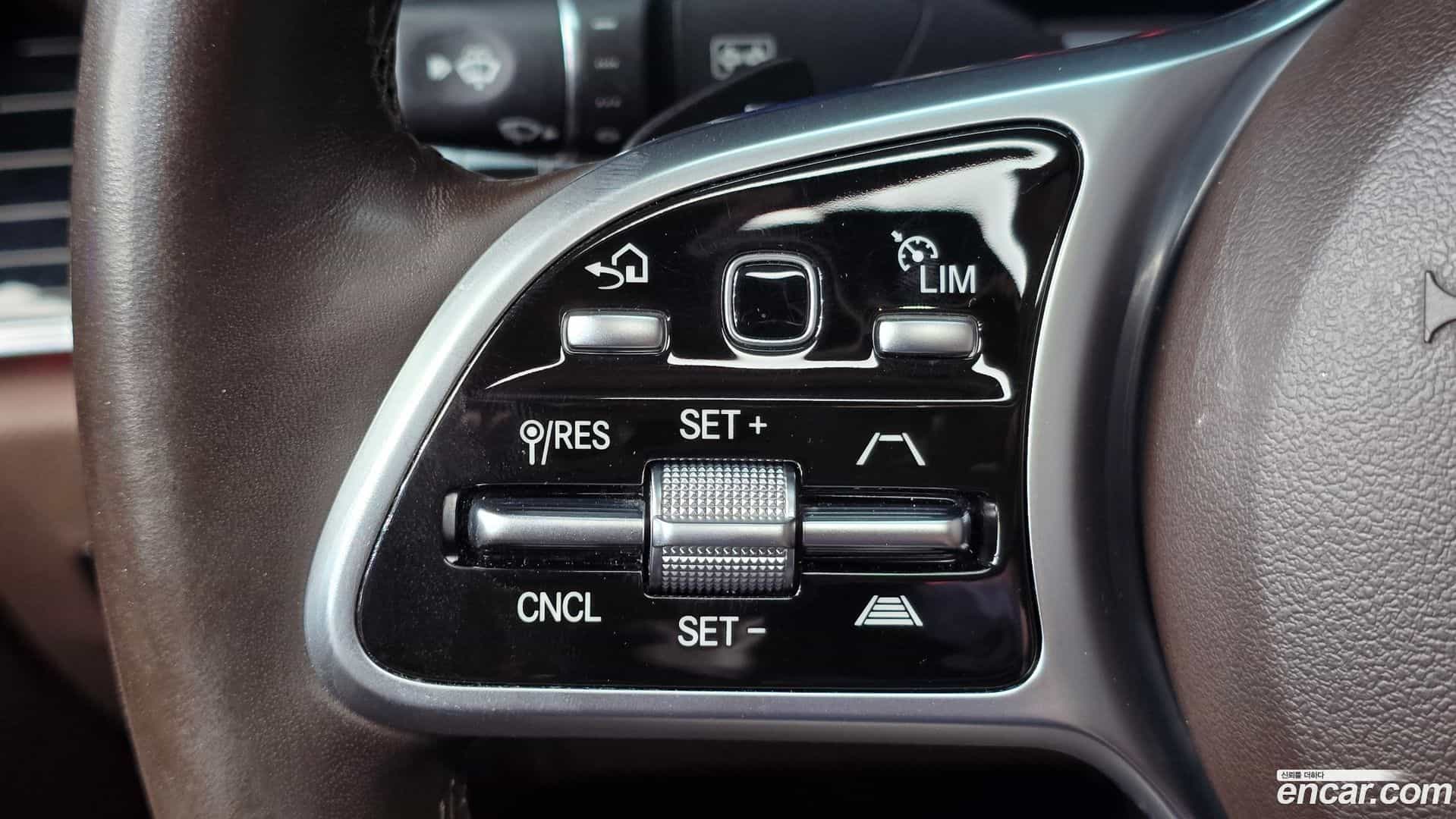 E-Class Mercedes-Benz 2020.1-OPTION-019