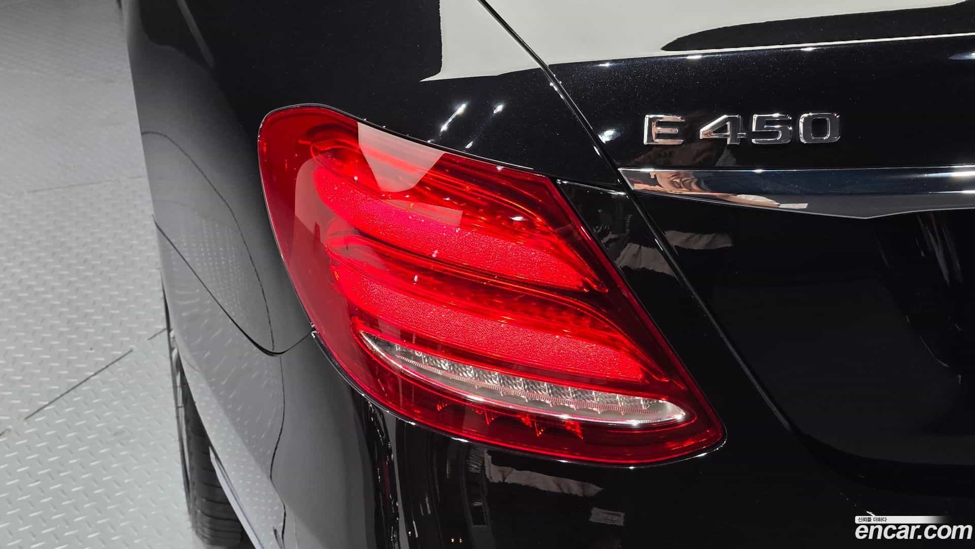 E-Class Mercedes-Benz 2020.1-OUTER-033