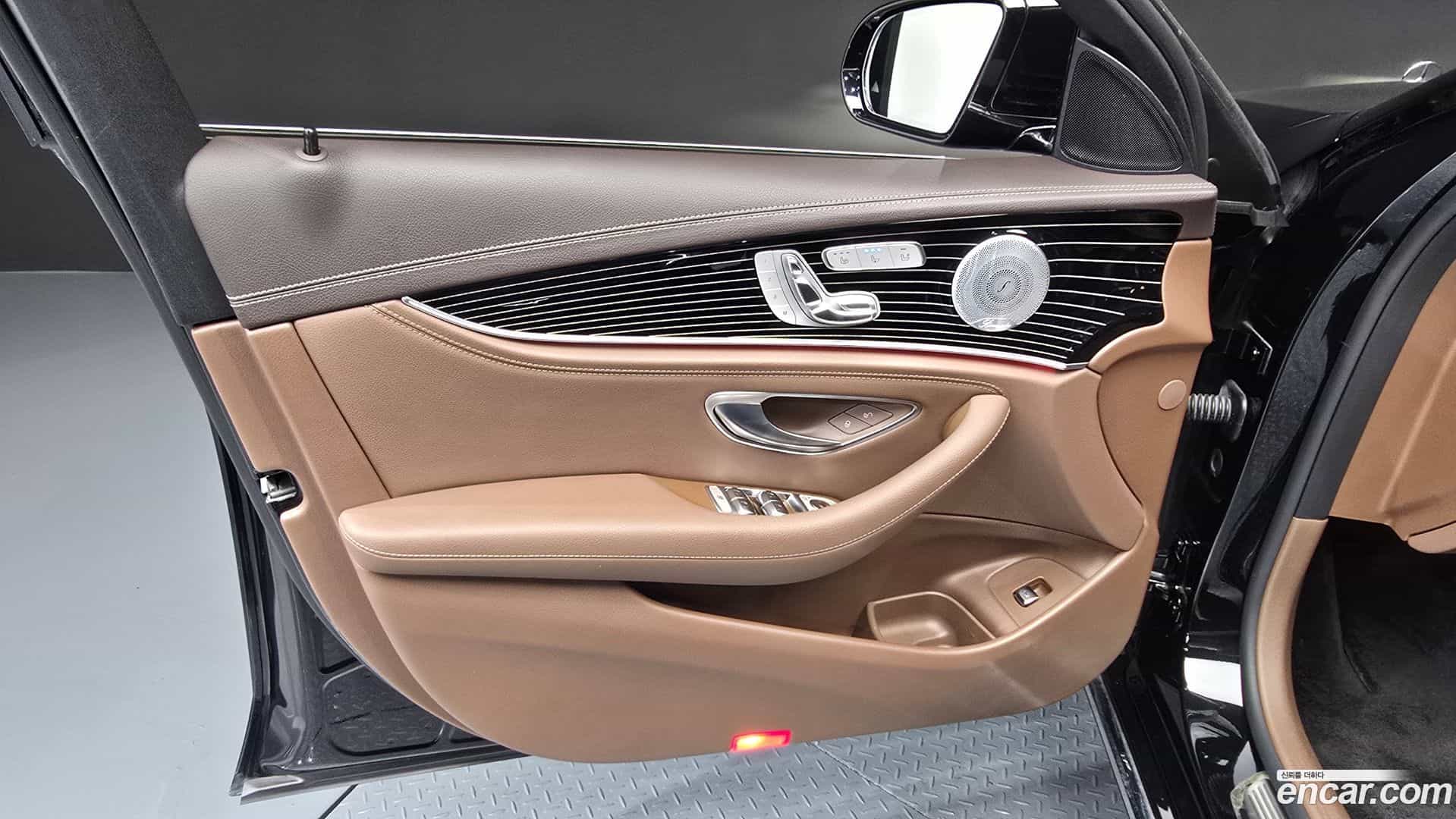 E-Class Mercedes-Benz 2020.1-INNER-034