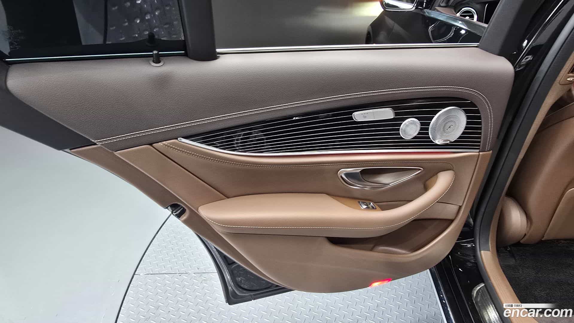 E-Class Mercedes-Benz 2020.1-INNER-035