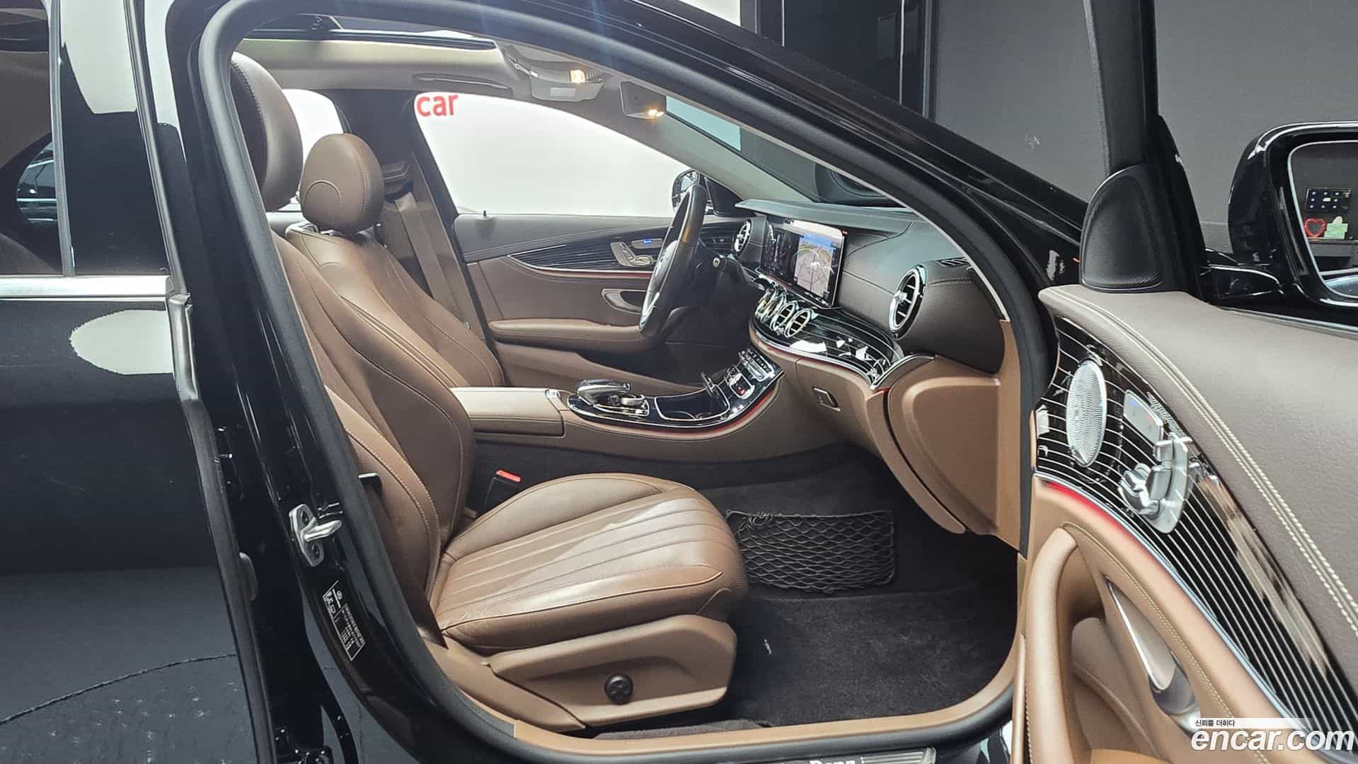 E-Class Mercedes-Benz 2020.1-INNER-036
