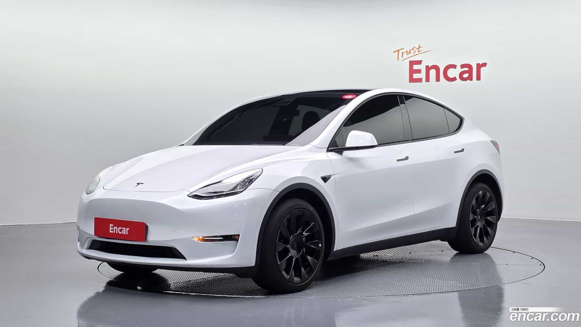 Model Y Tesla 2022.7-OUTER-001