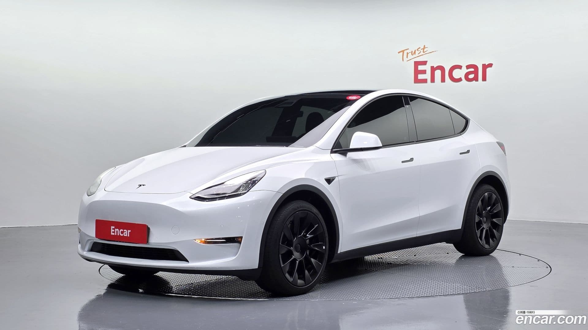 Main__Slider__Photo:Model Y Tesla 2022.7-0