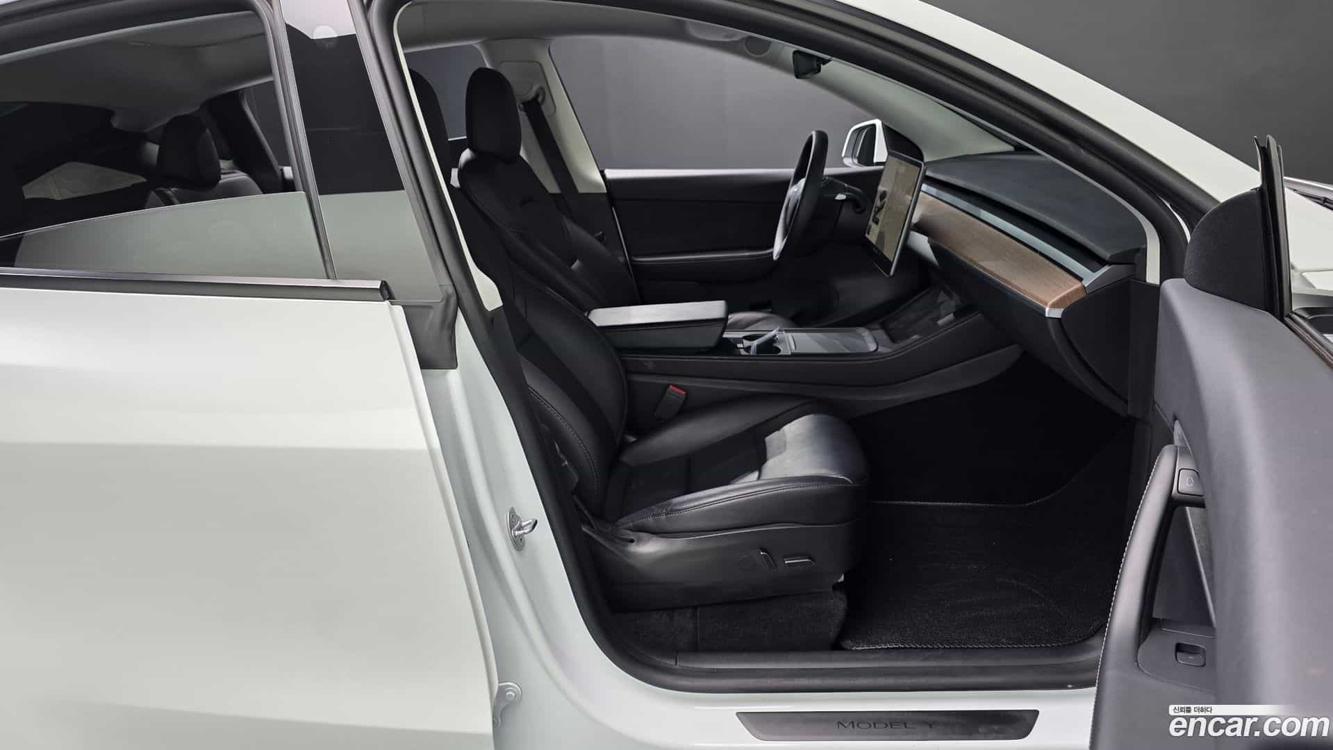 Model Y Tesla 2022.7-INNER-036