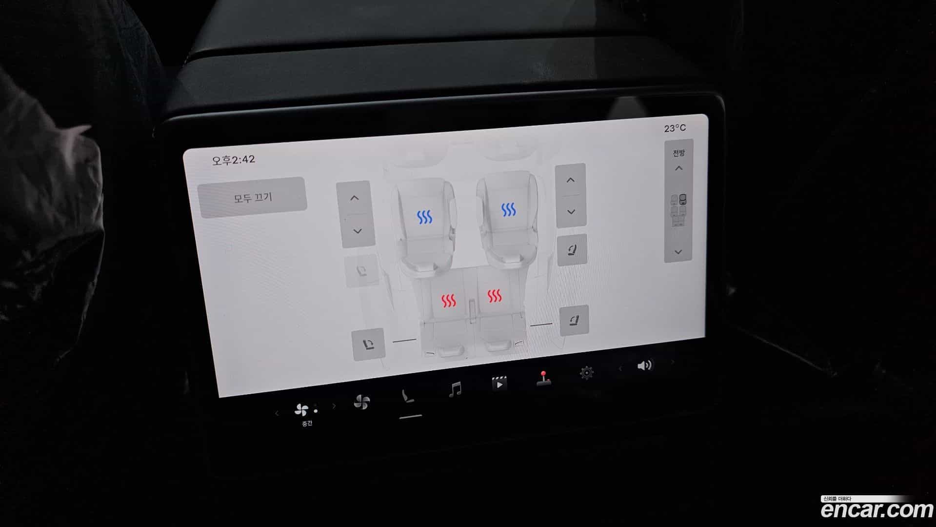 Model Y Tesla 2026.4-OPTION-043