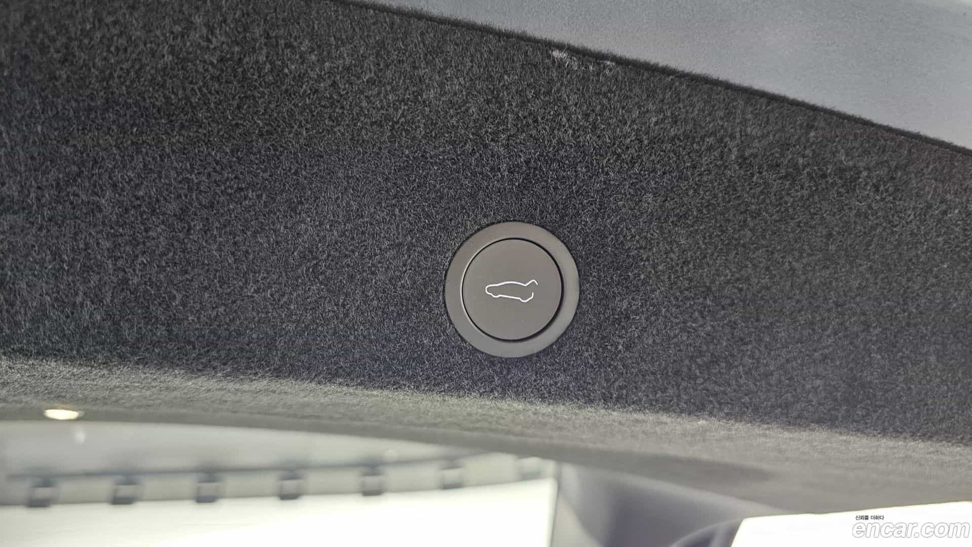 Model Y Tesla 2026.4-OPTION-044