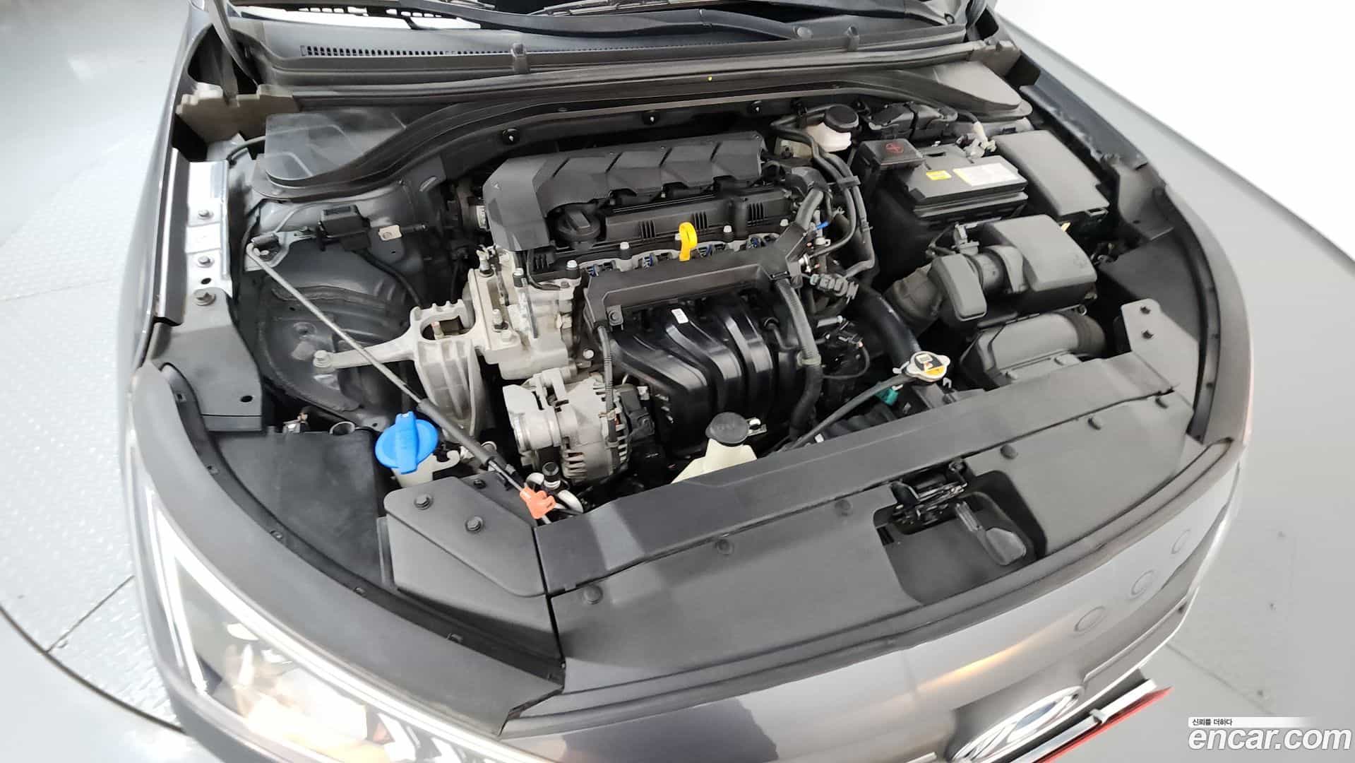 AVANTE Hyundai 2019.6-OUTER-006