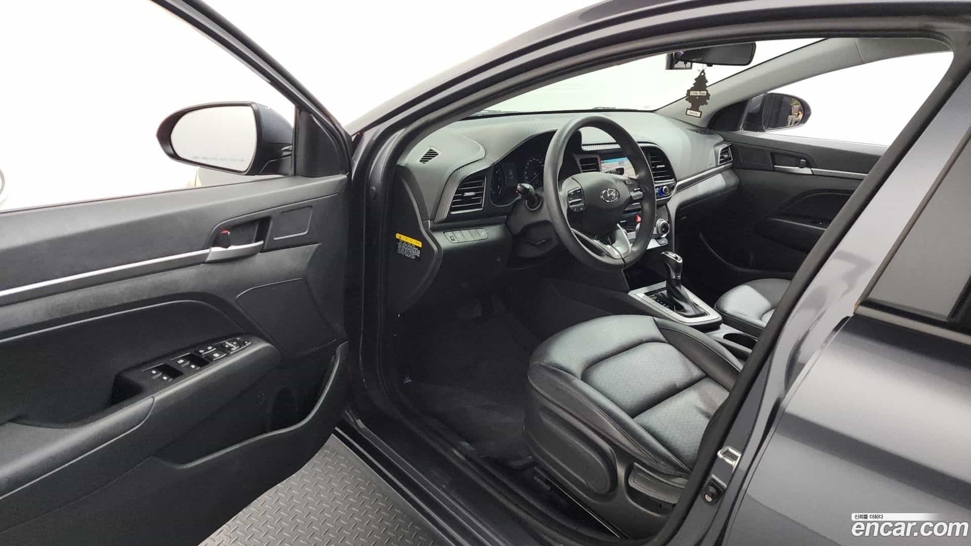 AVANTE Hyundai 2019.6-INNER-010