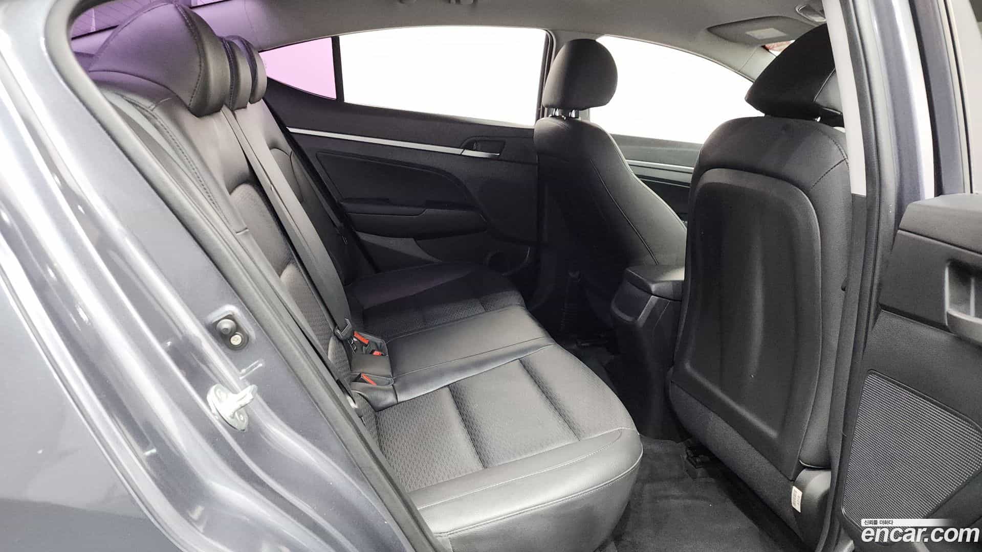 AVANTE Hyundai 2019.6-OPTION-015