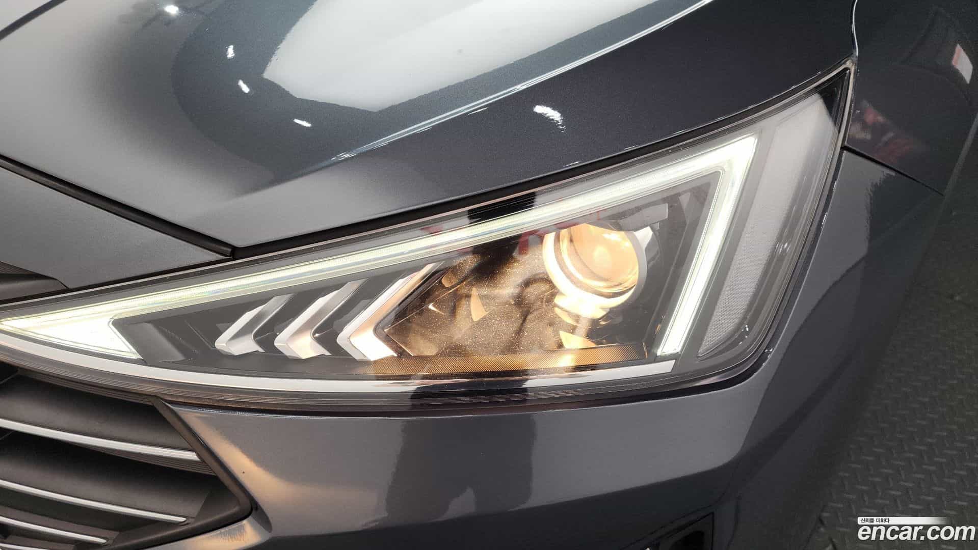 AVANTE Hyundai 2019.6-OUTER-032