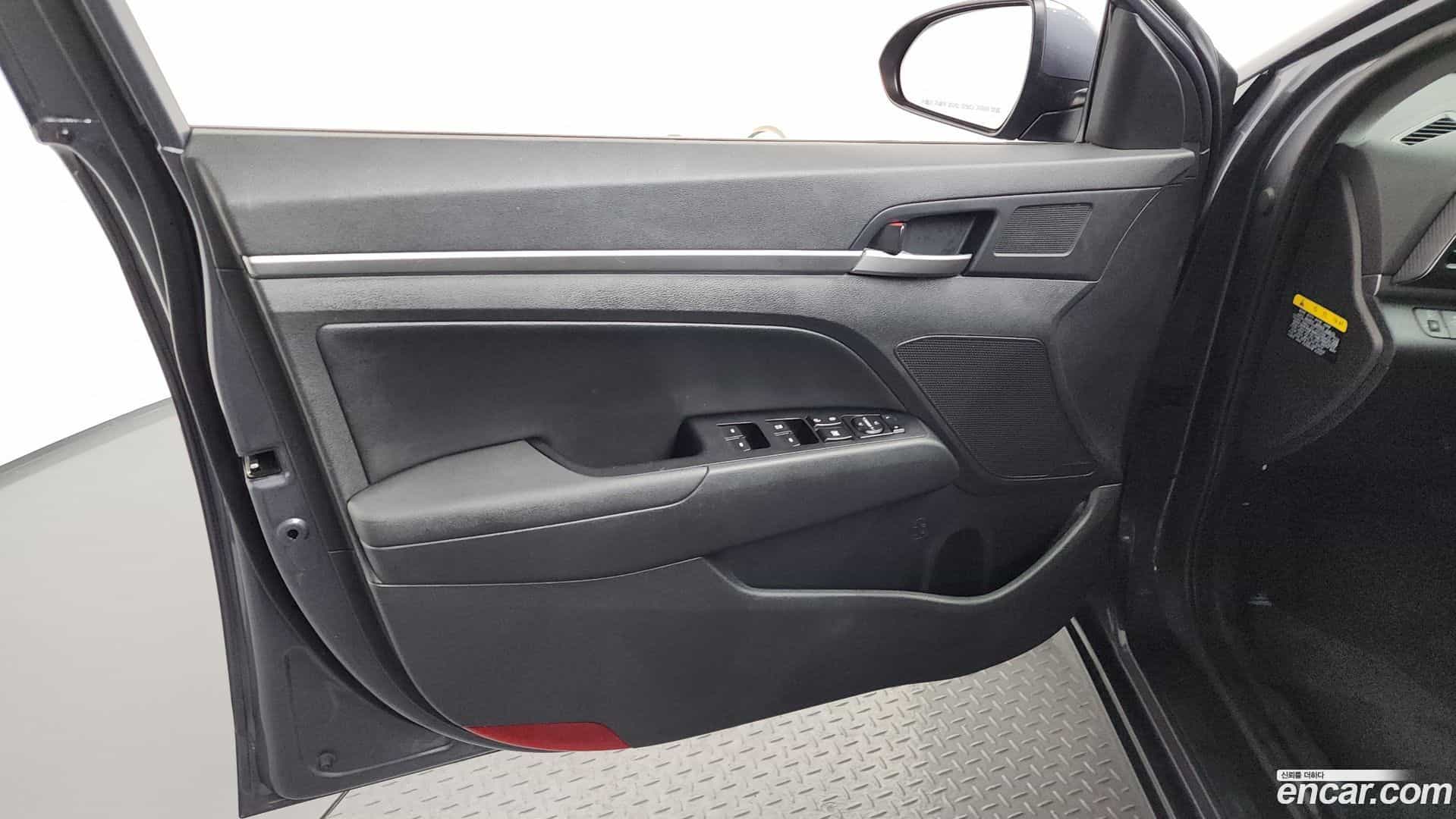 AVANTE Hyundai 2019.6-INNER-034