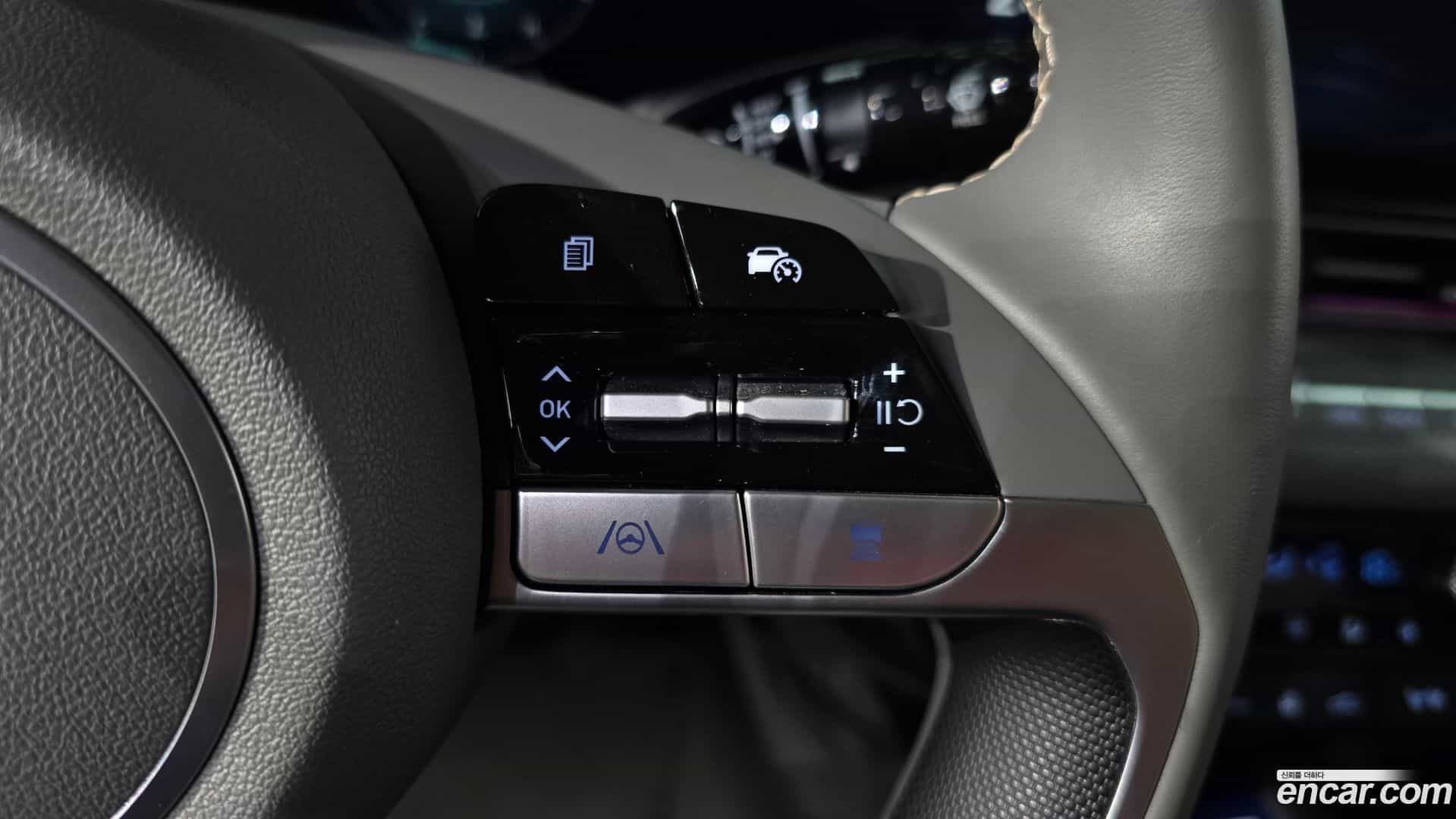 AVANTE Hyundai 2023.11-OPTION-020