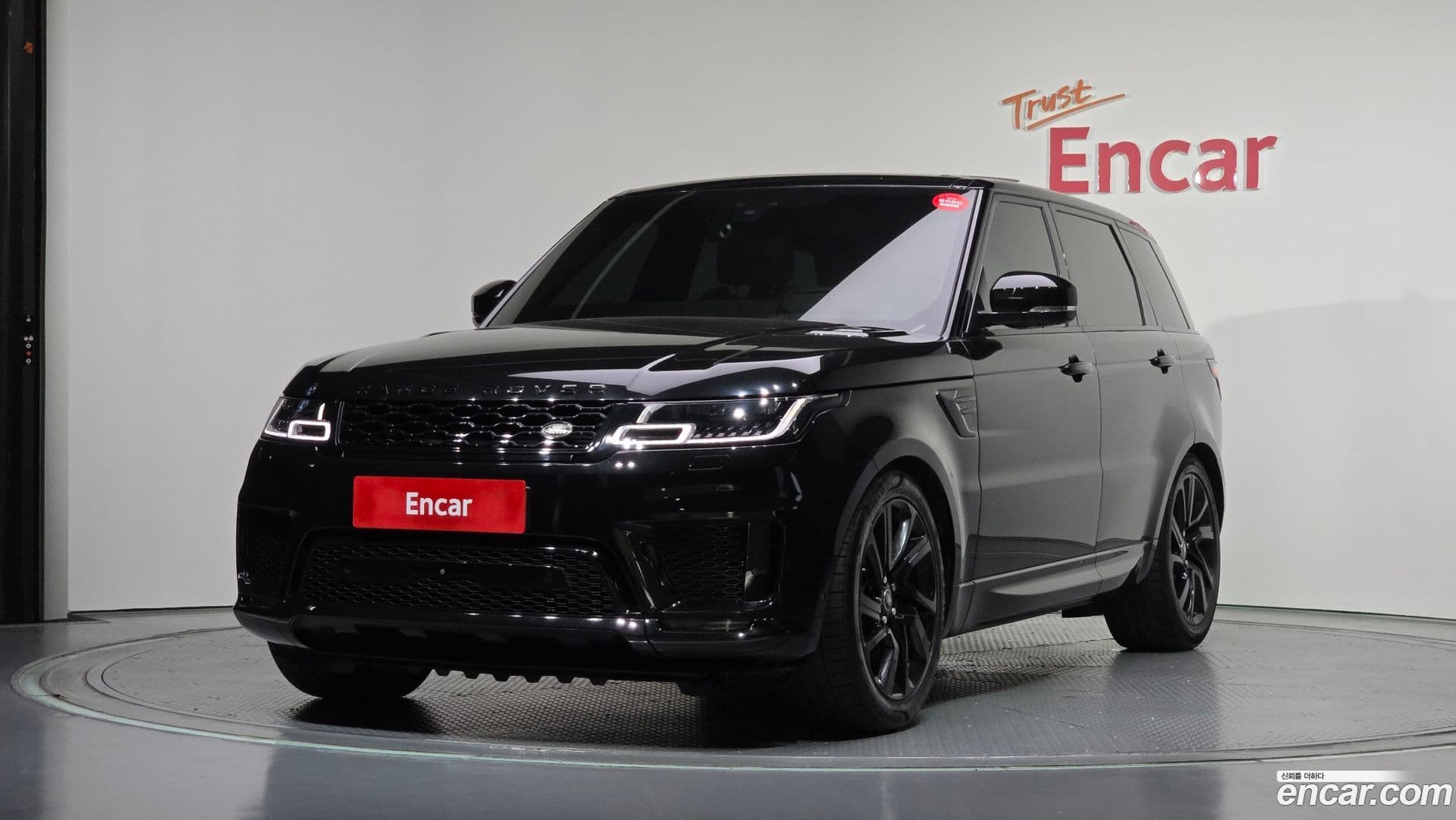 Main__Slider__Photo:Range Rover Sport Land Rover 2019.3-0