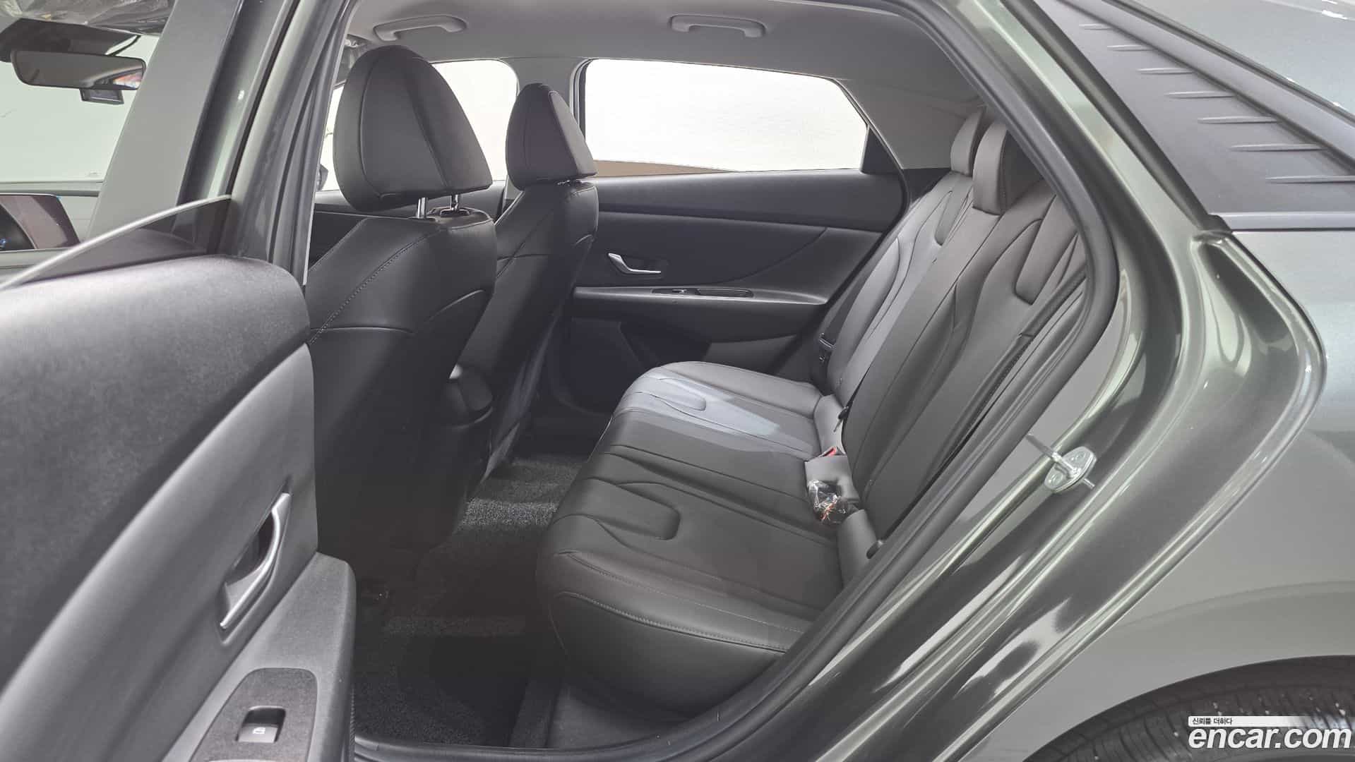 AVANTE Hyundai 2022.3-OPTION-016