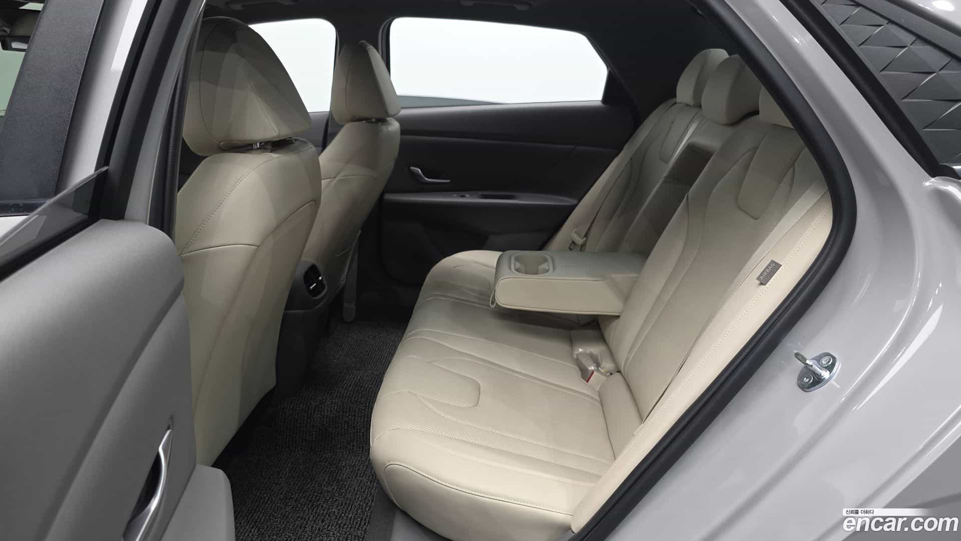 AVANTE Hyundai 2024.6-OPTION-015