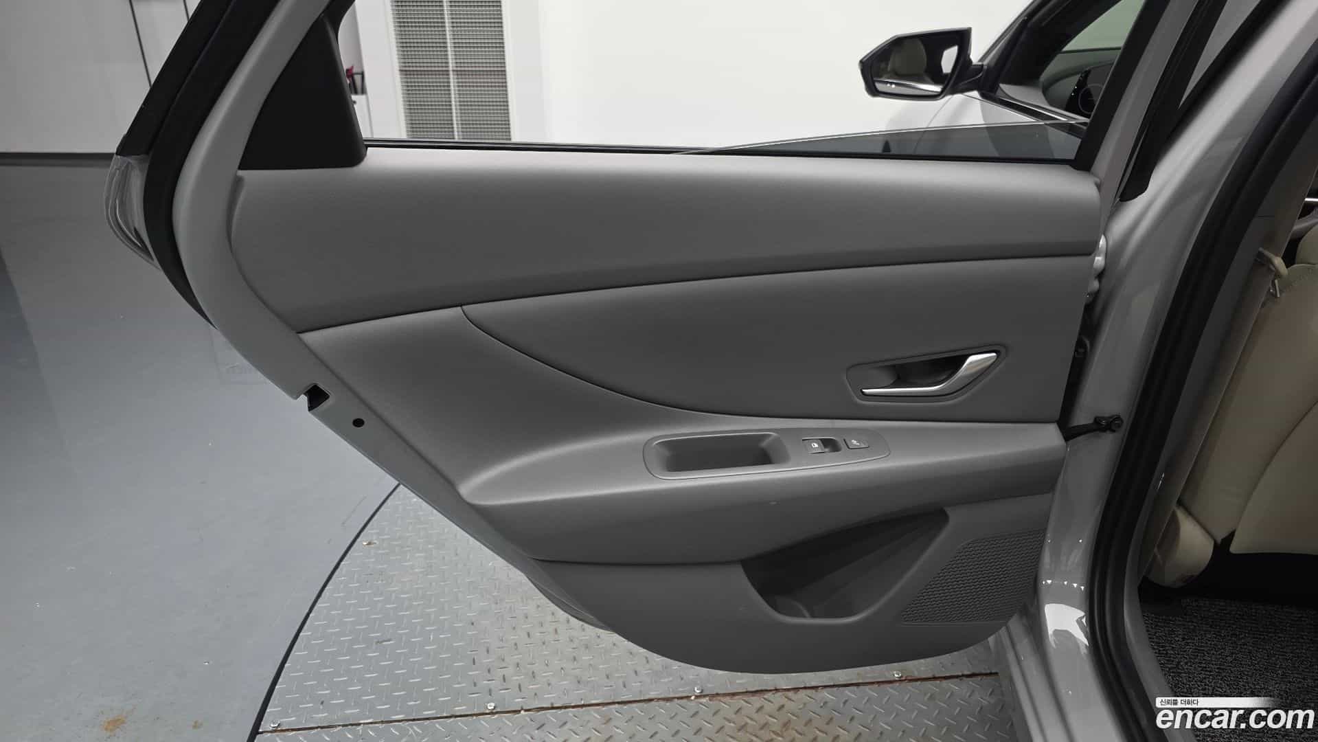 AVANTE Hyundai 2024.6-INNER-035