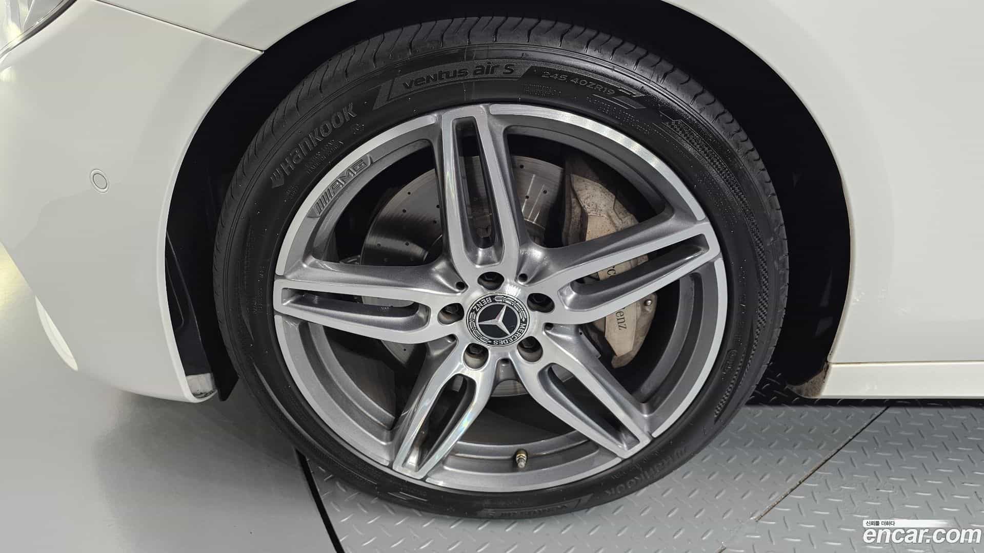 E-Class Mercedes-Benz 2019.4-OUTER-005