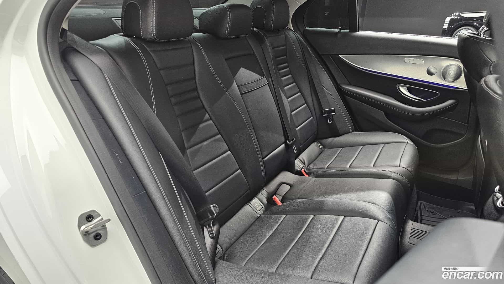 E-Class Mercedes-Benz 2019.4-OPTION-016