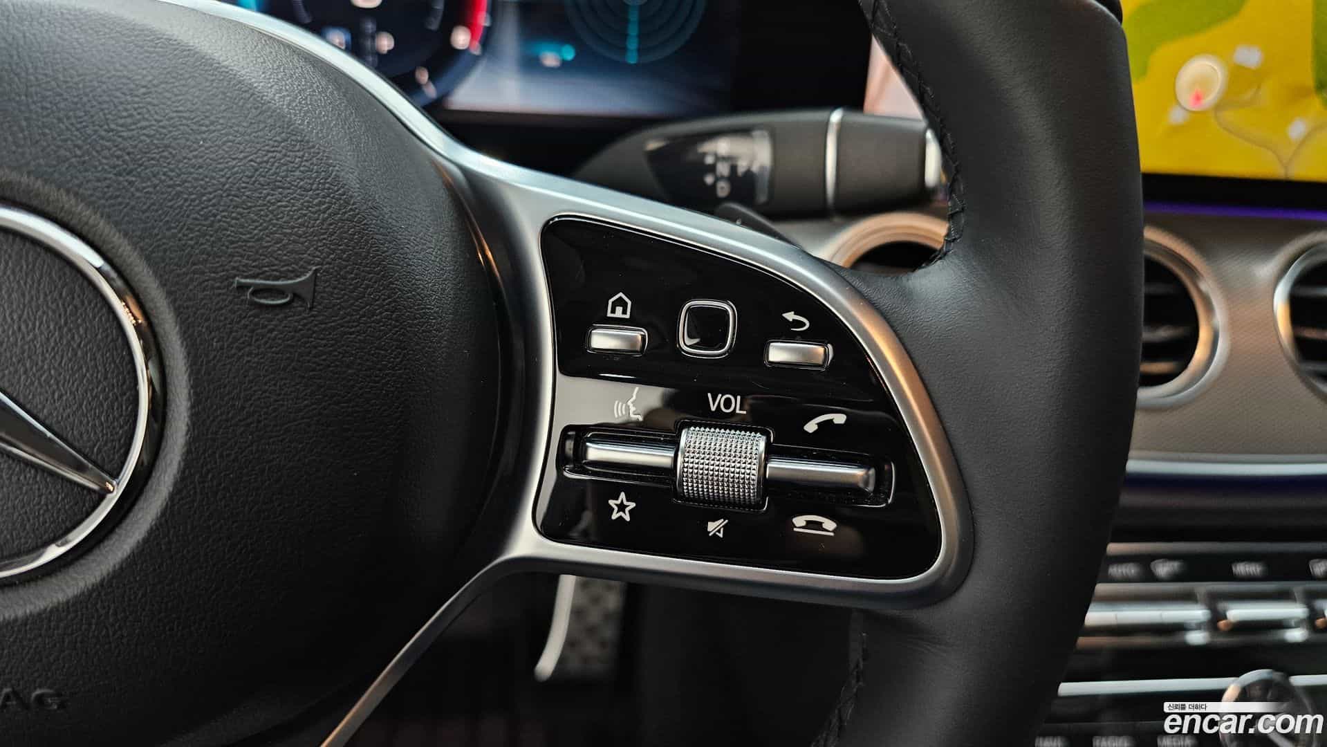 E-Class Mercedes-Benz 2019.4-OPTION-041