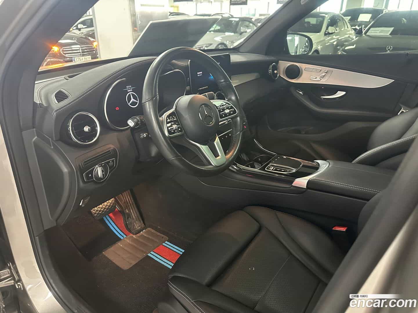 GLC-Class Mercedes-Benz 2022.7-INNER-009