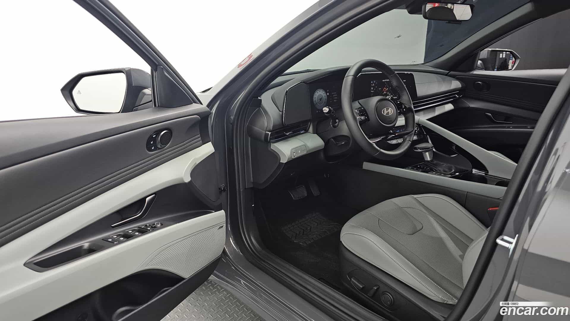 AVANTE Hyundai 2025.10-OPTION-015