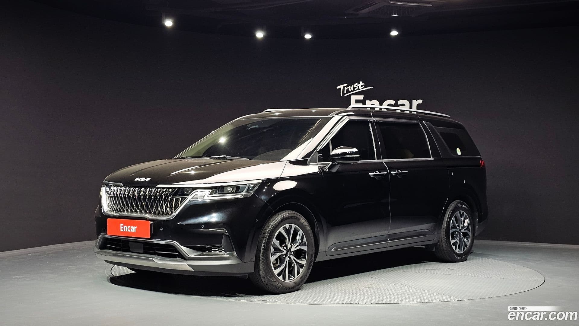 Main__Slider__Photo:Canival Kia 2023.6-0