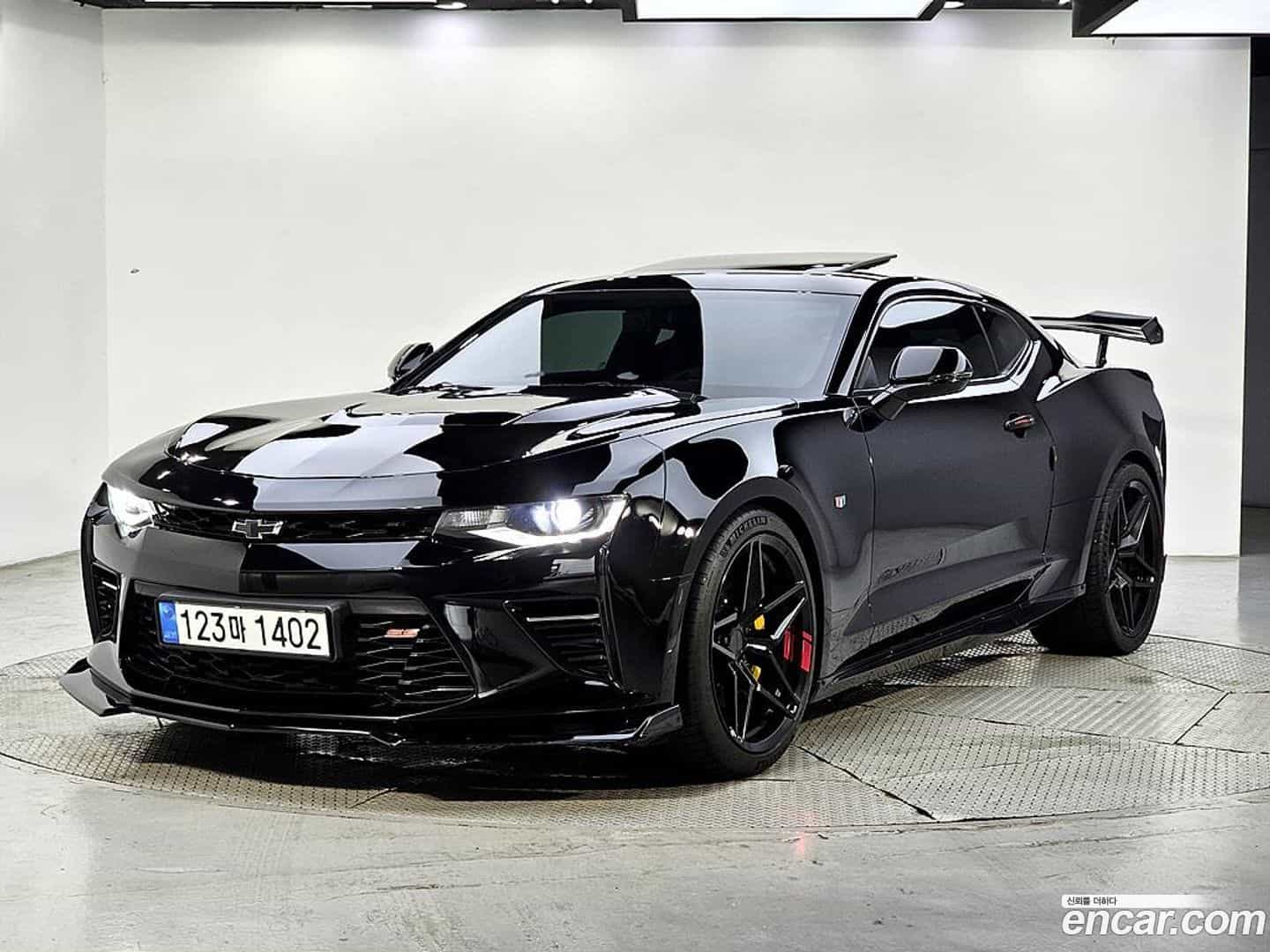 Camaro Chevrolet 2016.10-OUTER-001