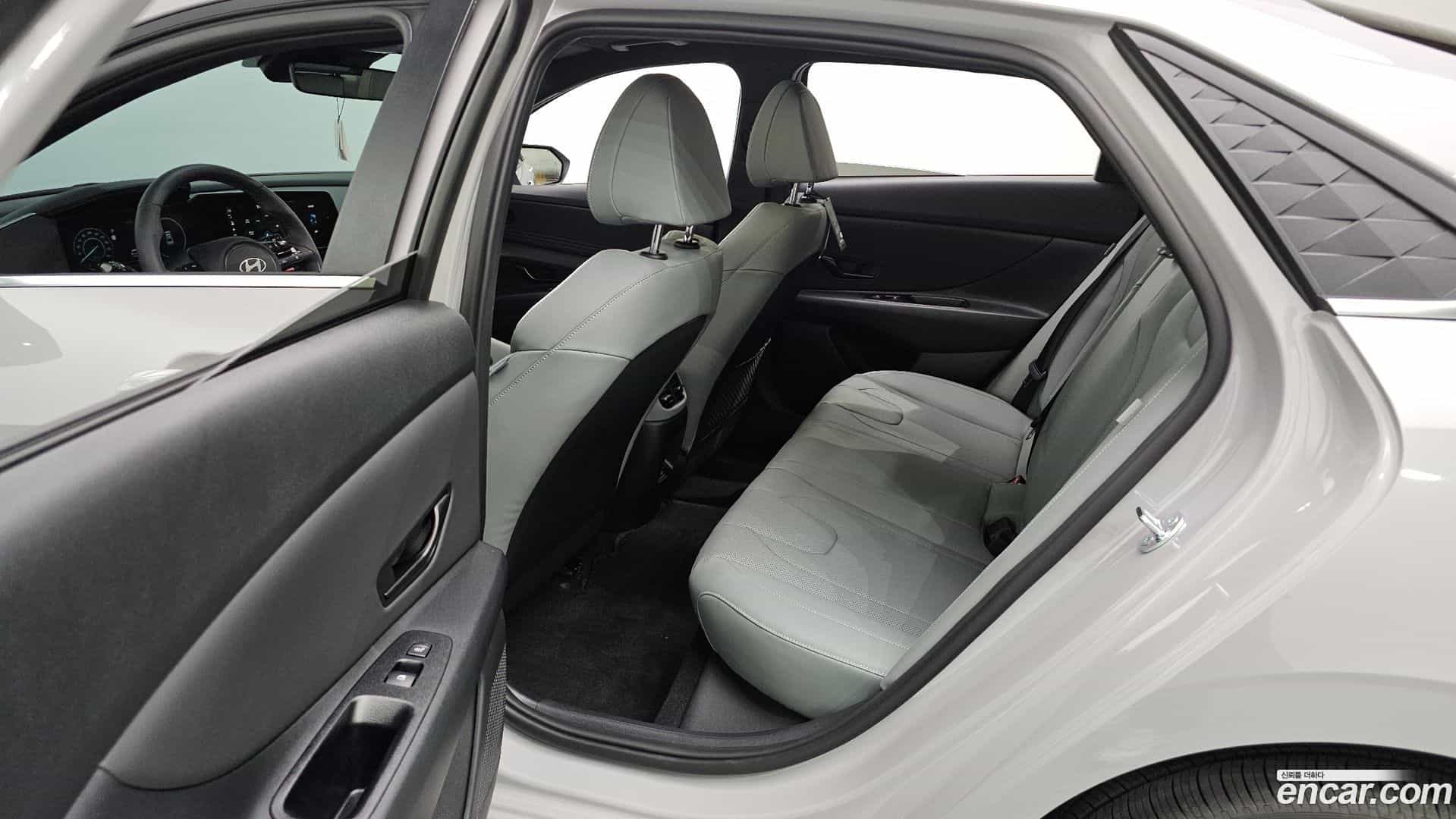 AVANTE Hyundai 2026.2-OPTION-015