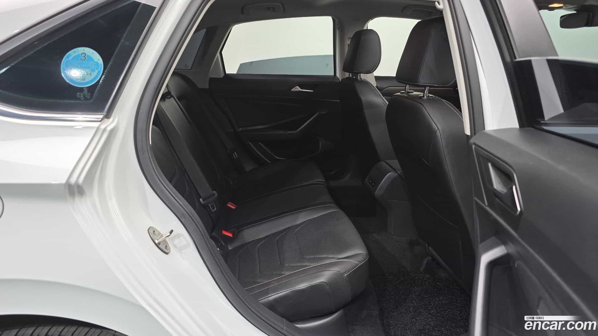 Jetta Volkswagen 2021.9-OPTION-015