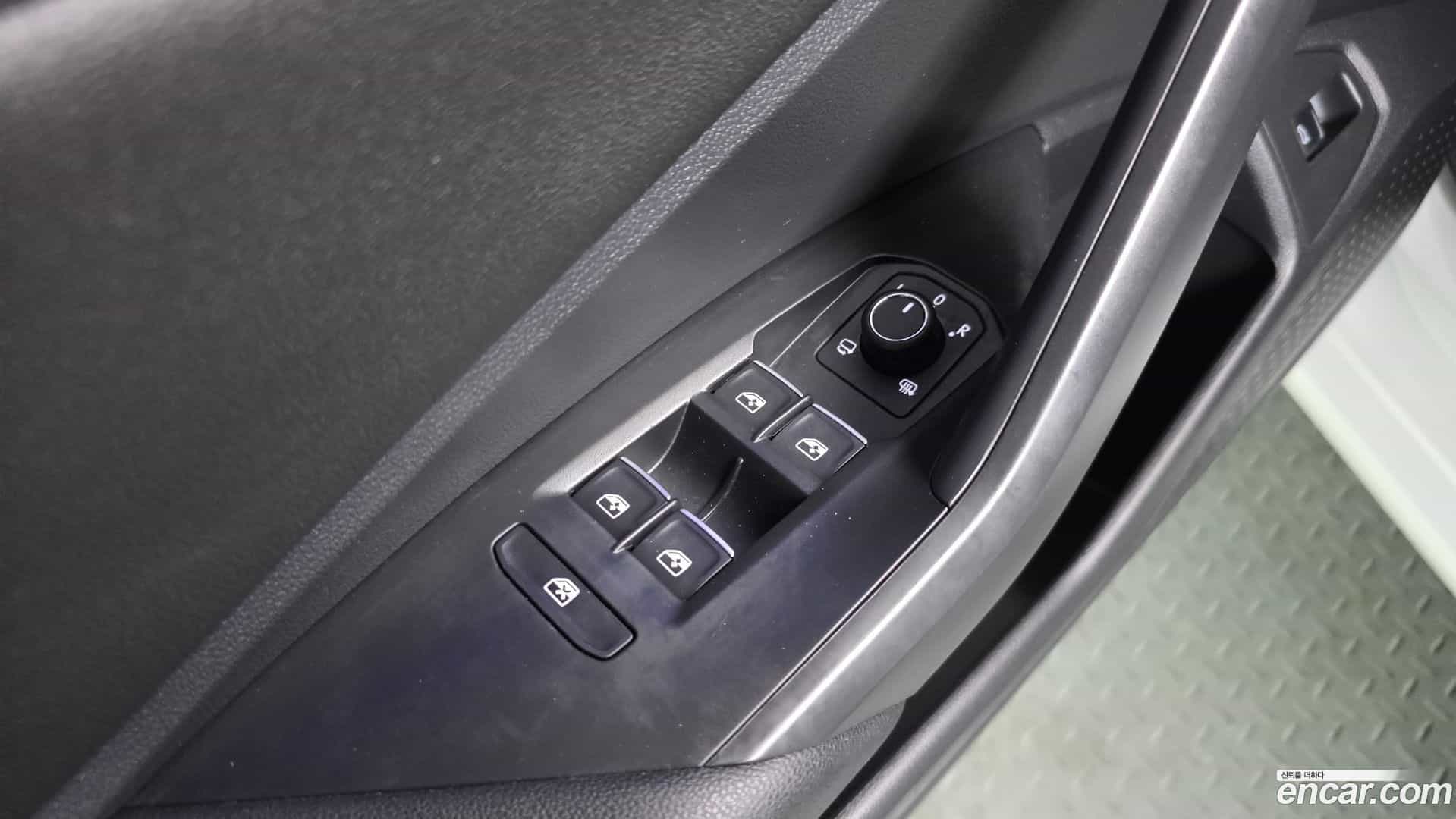 Jetta Volkswagen 2021.9-OPTION-044