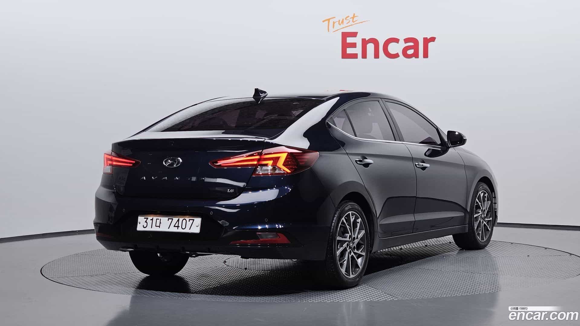AVANTE Hyundai 2018.8-OUTER-002
