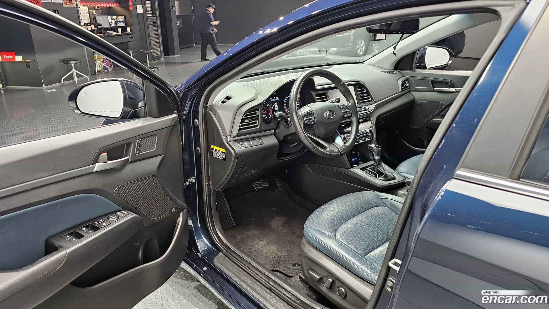 AVANTE Hyundai 2018.8-INNER-010