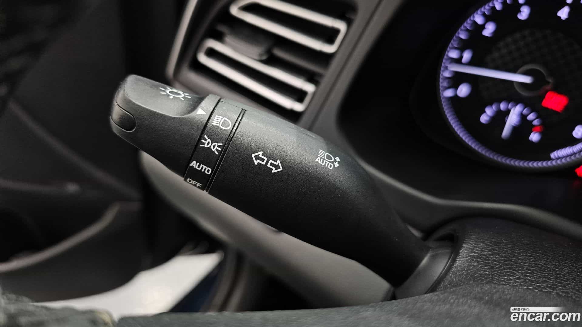AVANTE Hyundai 2018.8-OPTION-024