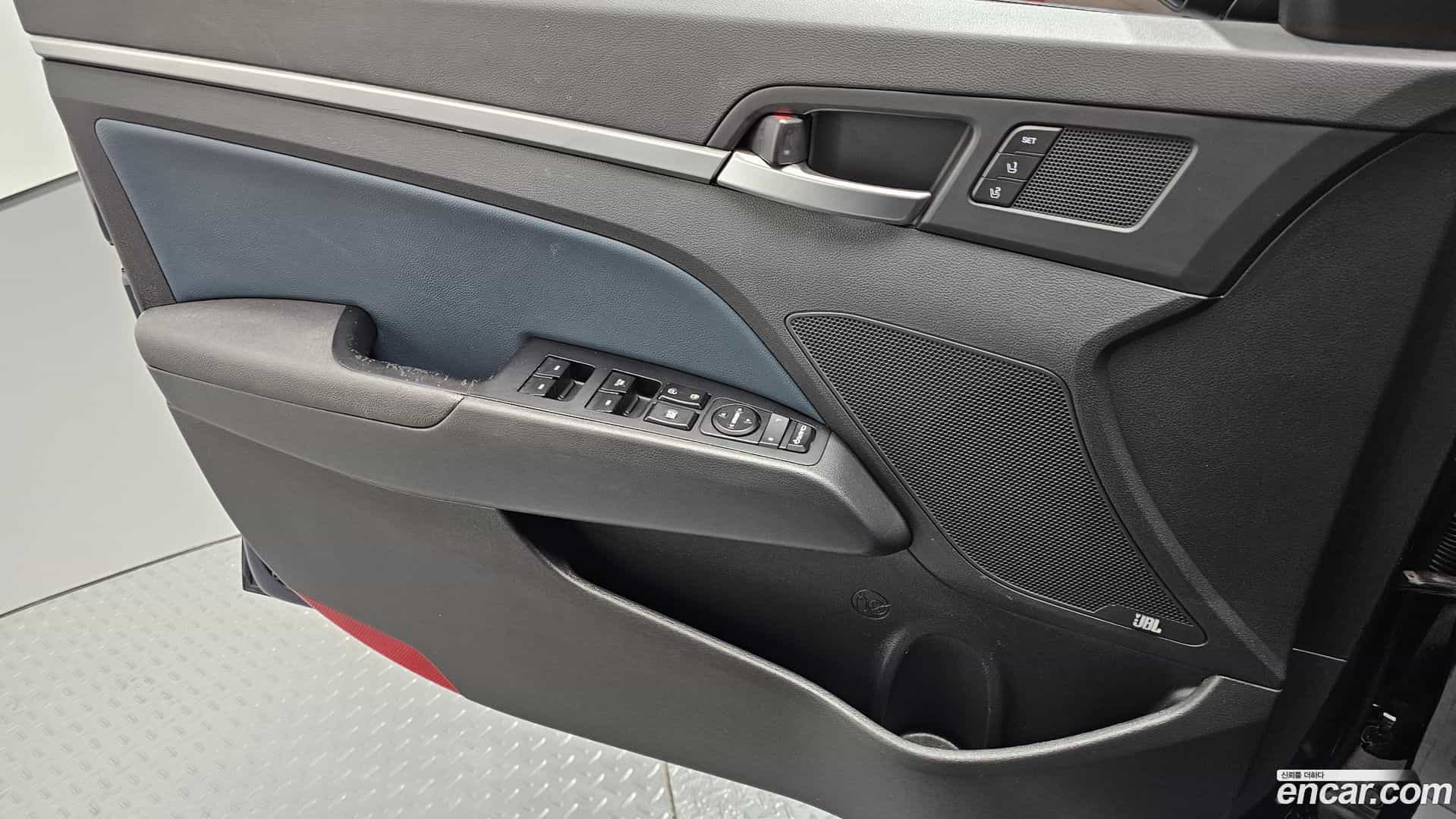 AVANTE Hyundai 2018.8-INNER-034