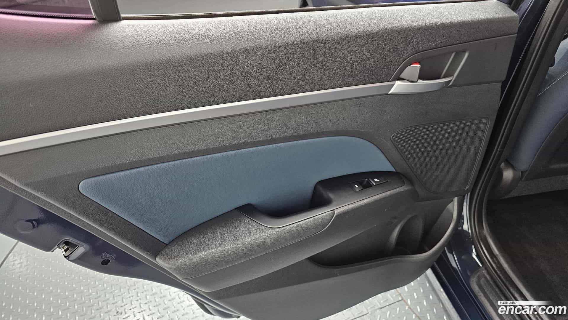 AVANTE Hyundai 2018.8-INNER-035