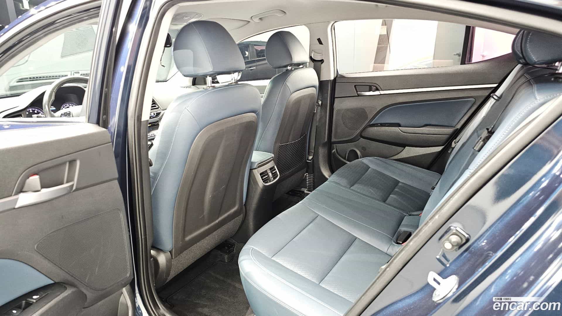 AVANTE Hyundai 2018.8-INNER-036