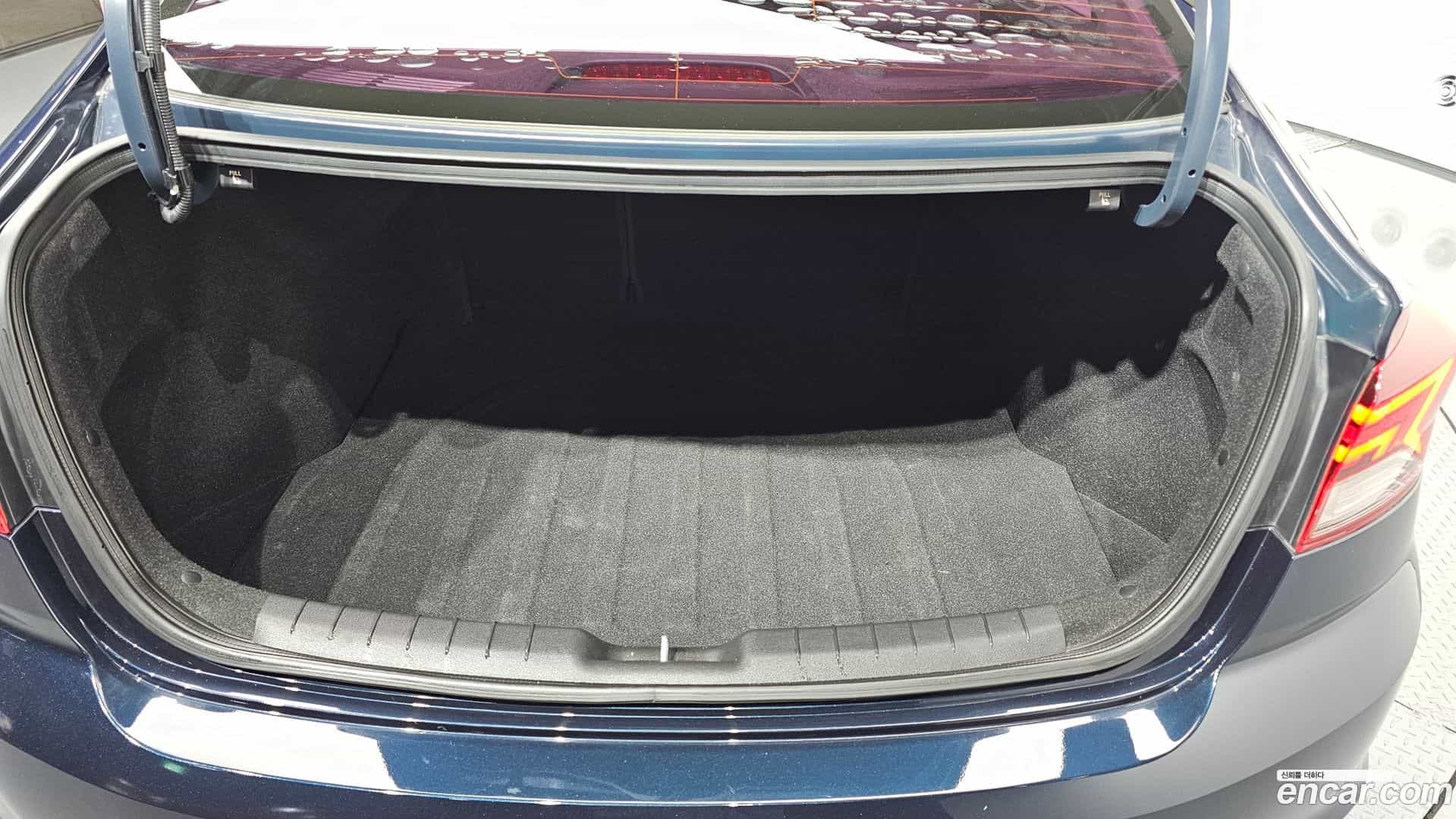 AVANTE Hyundai 2018.8-OPTION-046