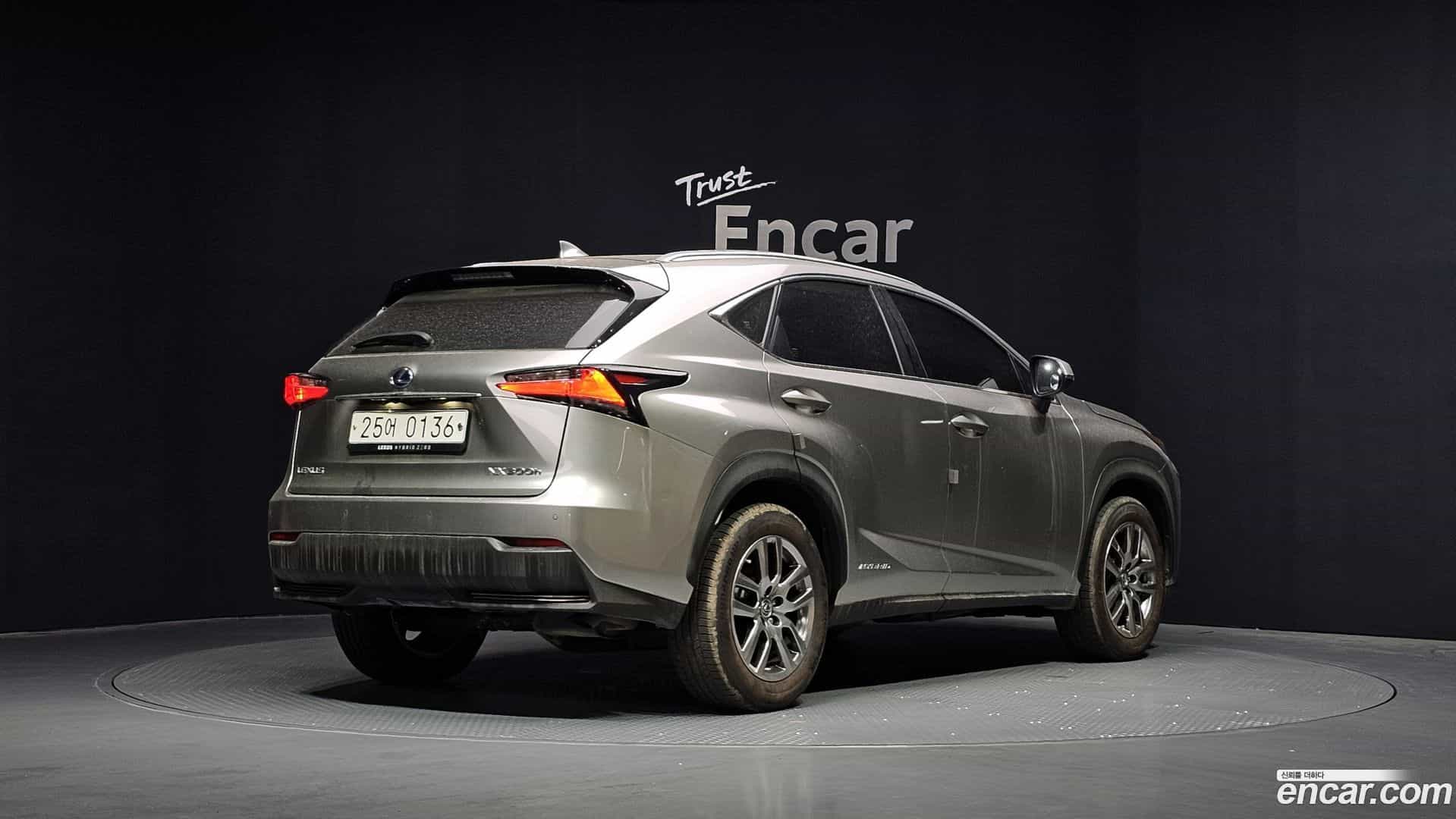 NX Lexus 2016.8-OUTER-002