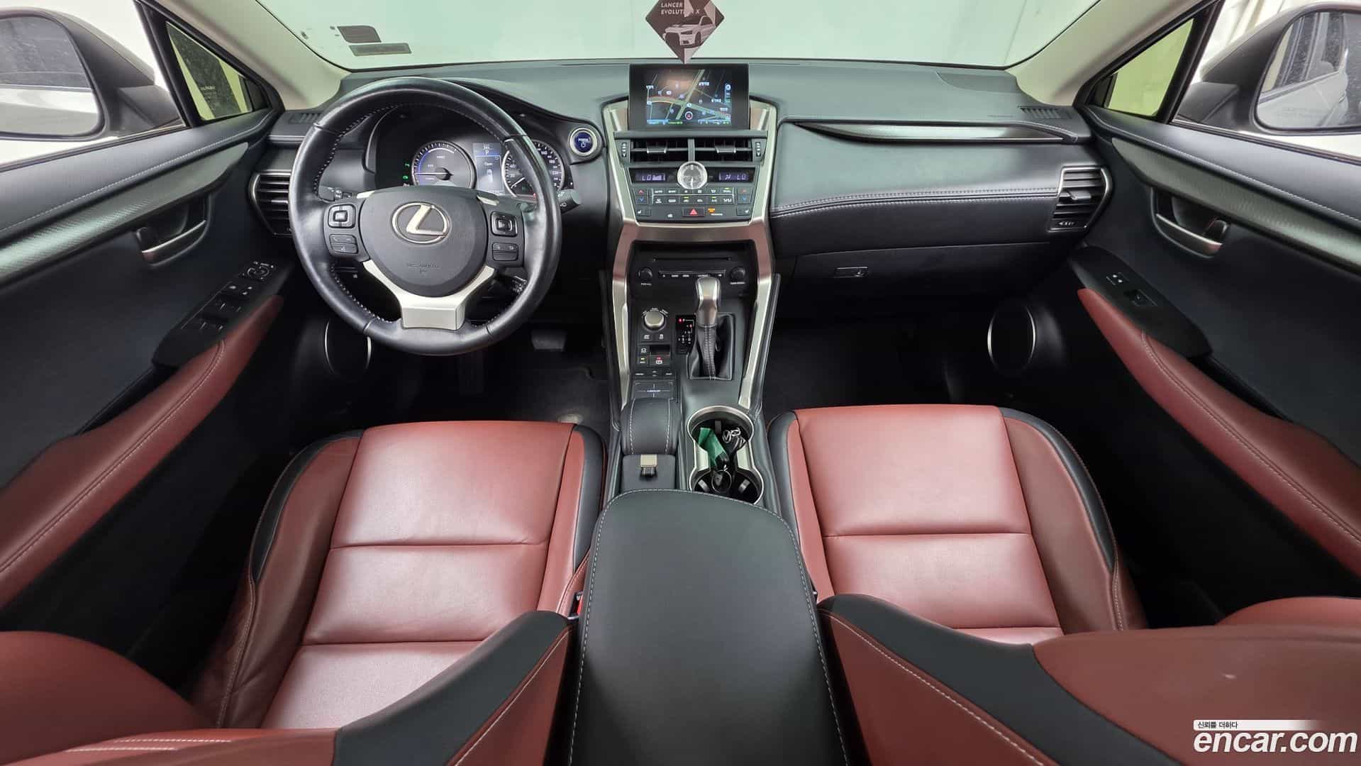 NX Lexus 2016.8-INNER-007