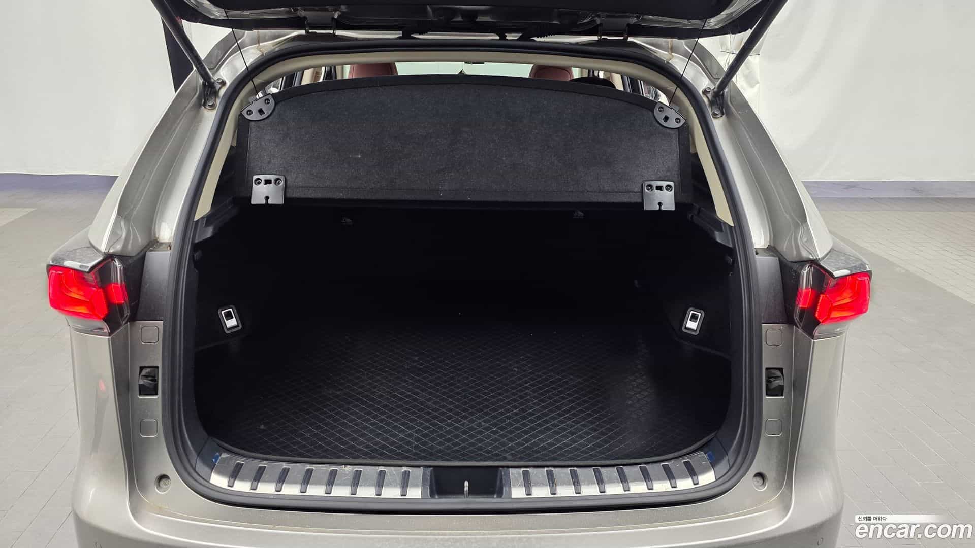 NX Lexus 2016.8-OPTION-024