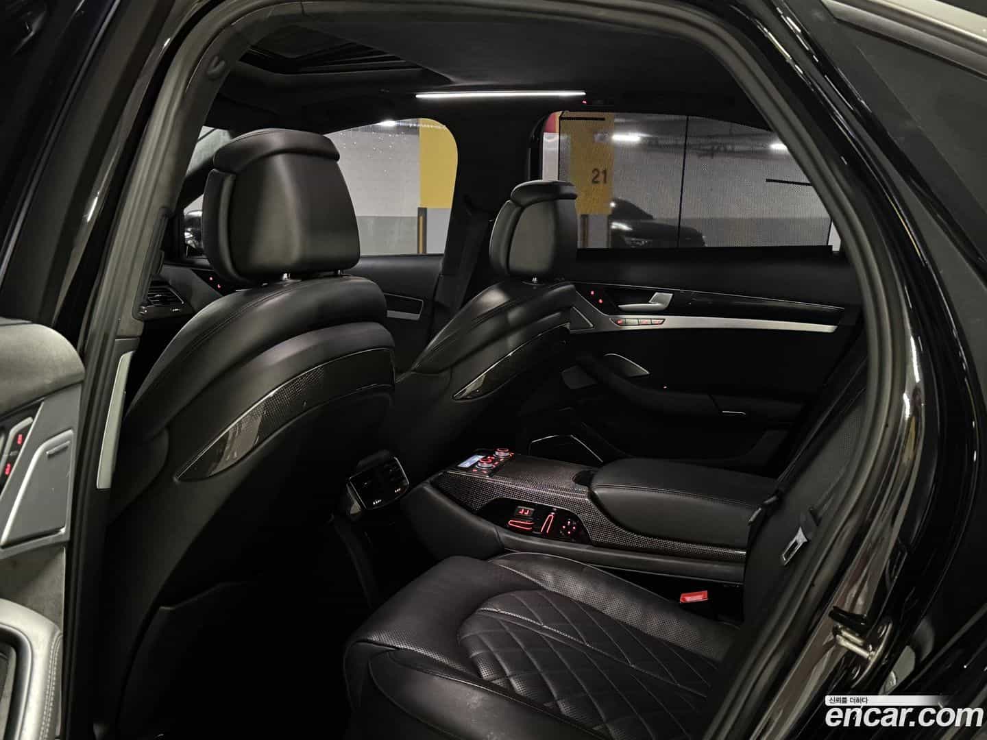 S8 Audi 2014.3-INNER-009