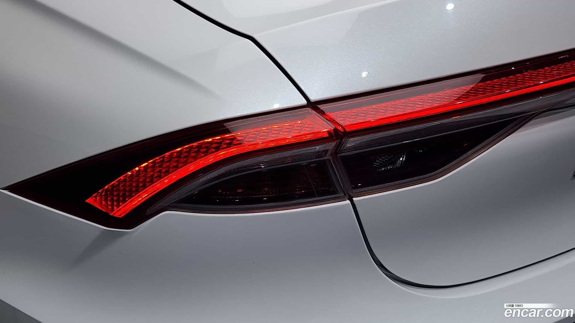 Grandeur Hyundai 2020.1-OUTER-033